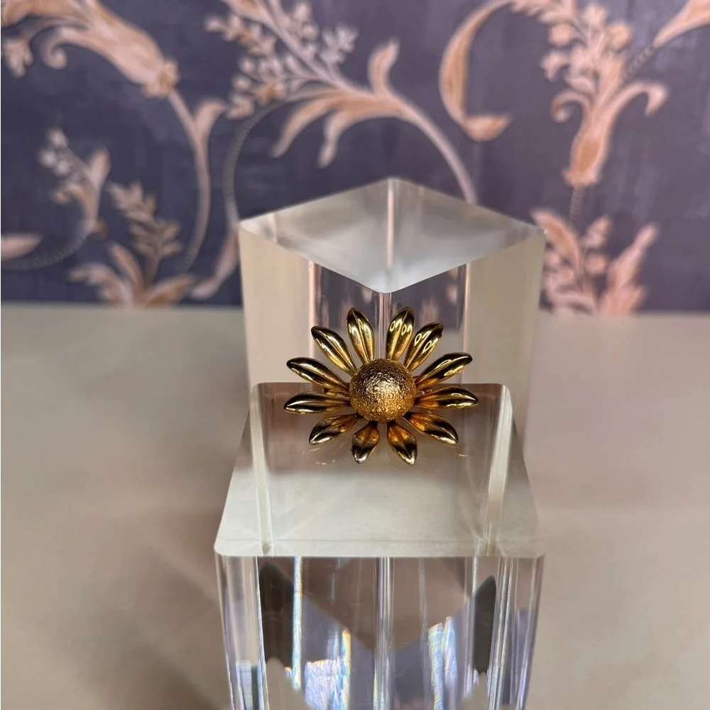 Vintage Ladies Gold Tone Sunflower Starburst Brooch Pin Lot B34